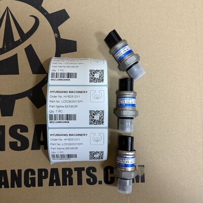 Excavator Parts Pressure Sensor LC52S00015P1 For Sk200-6 Sk200-8